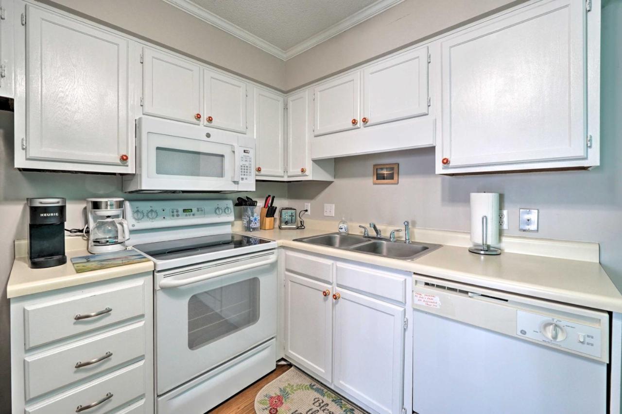 Condo With Balcony And Pool Walk To 2 Beach Accesses! Carolina Beach Extérieur photo